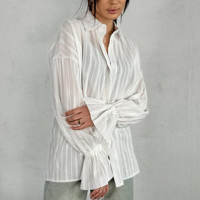 Emma | Gestreifte Bluse mit Knopfleiste und Bindemanschetten